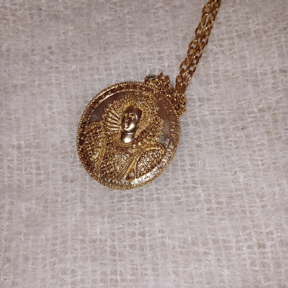 Museum Replica of Elizabethan English Pendant - Picture 2 of 8